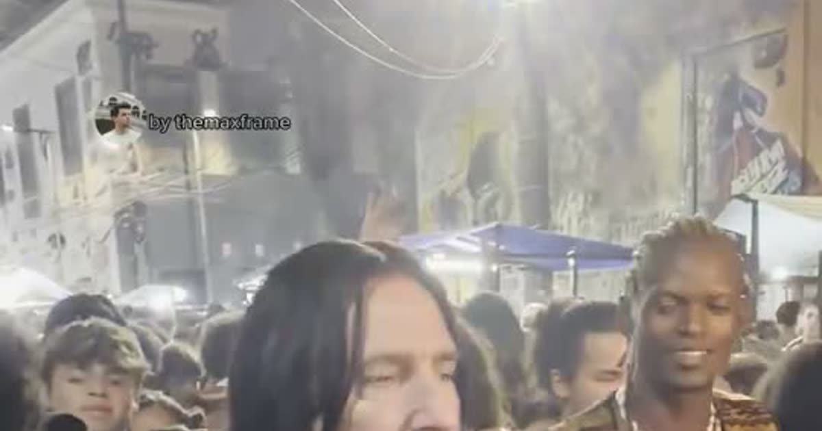 Pedra do Sal AI video template on ViralReel — Rio street-party groove